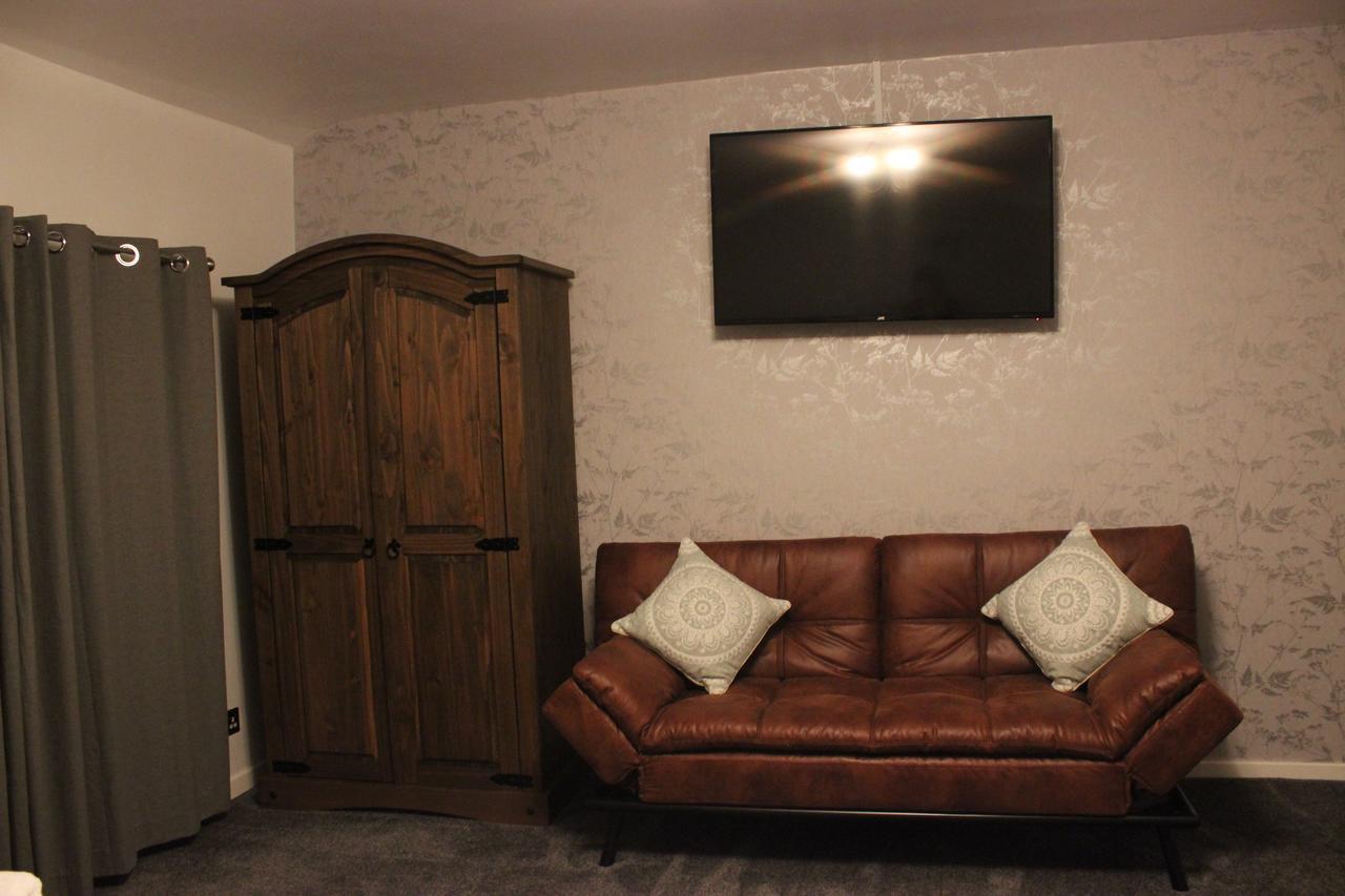 The New Lodge Pontardawe Exterior photo